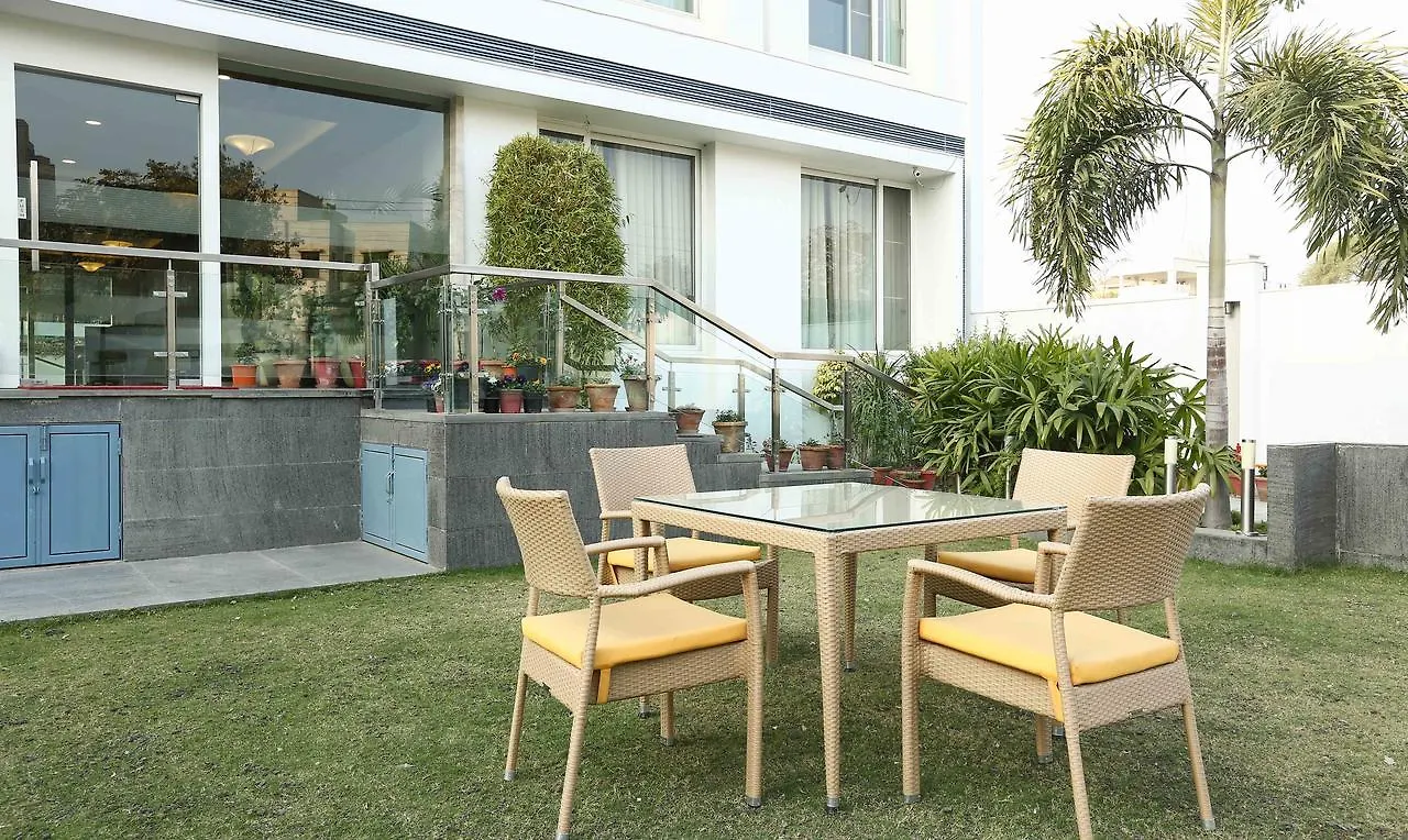 Treebo Premium Eden Residency Hotel Gurgaon 4*,