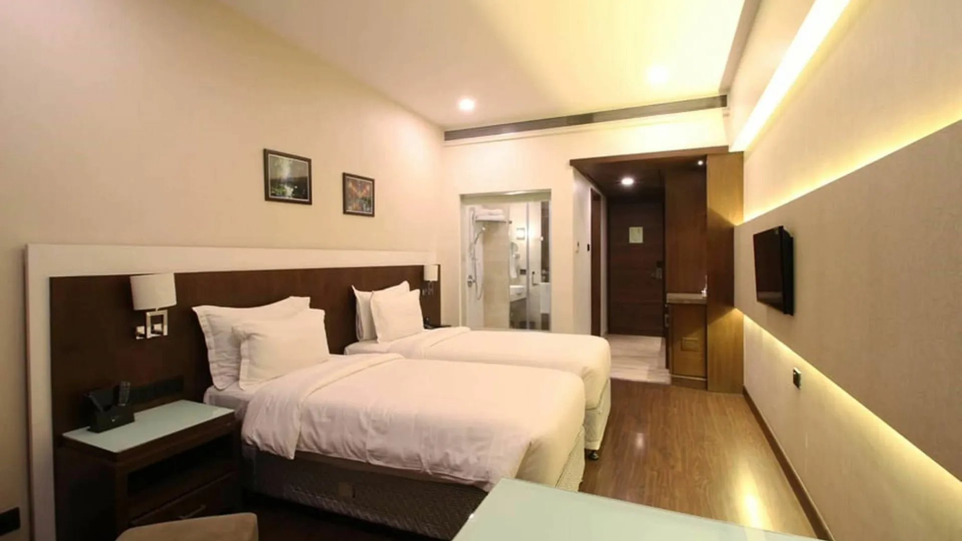 Treebo Premium Eden Residency Hotel Gurgaon