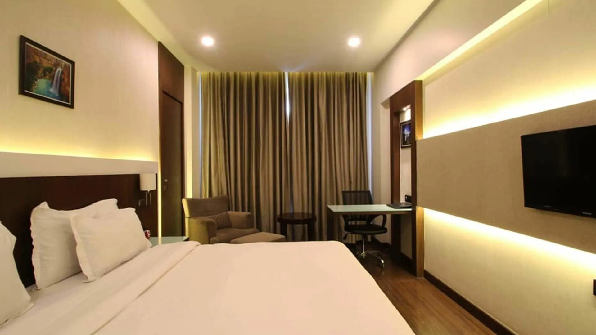 Treebo Premium Eden Residency Hotel Gurgaon